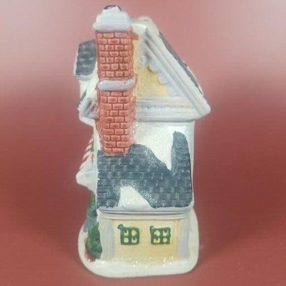 Christmas Village Vintage 5” Holiday Ceramic Florist, Porcelain Miniature - Picture 2 of 7